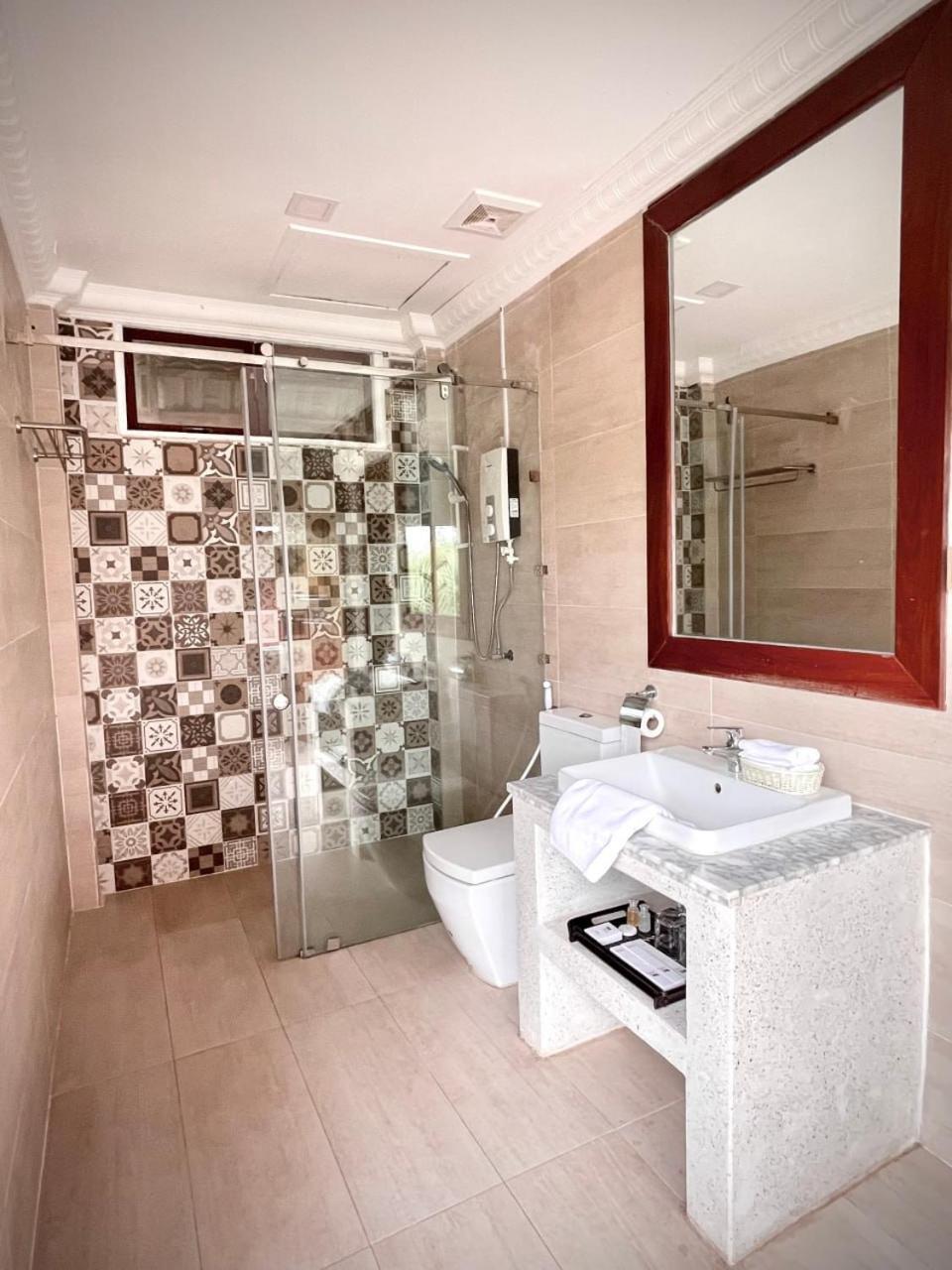 Lodge Moni Essara Kampot Eksteriør bilde